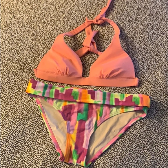 Bikini 👙 - Picture 2 of 2